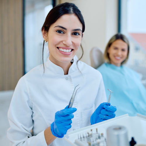 professional teeth whitening Markham, even results with dentist supervision